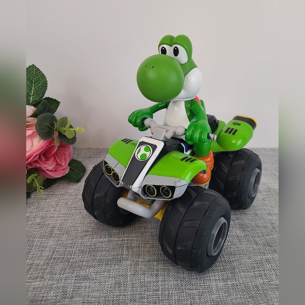 Kyosho‎ Mario Kart Buggy R / C Yoshi No Remote Included